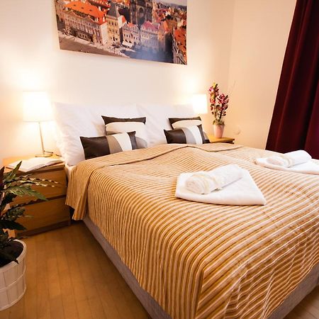 Wenceslas Square Lofts Прага Екстер'єр фото