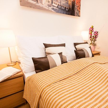 Wenceslas Square Lofts Прага Екстер'єр фото