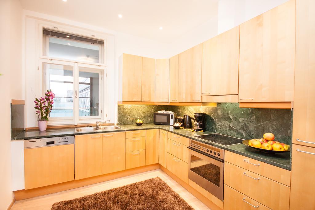 Wenceslas Square Lofts Прага Номер фото