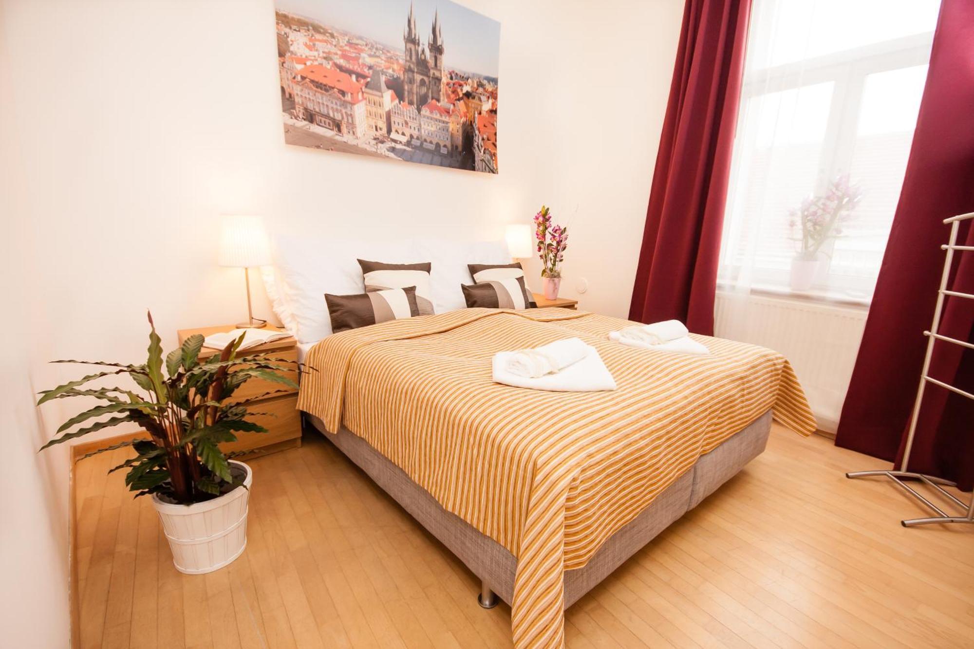 Wenceslas Square Lofts Прага Екстер'єр фото