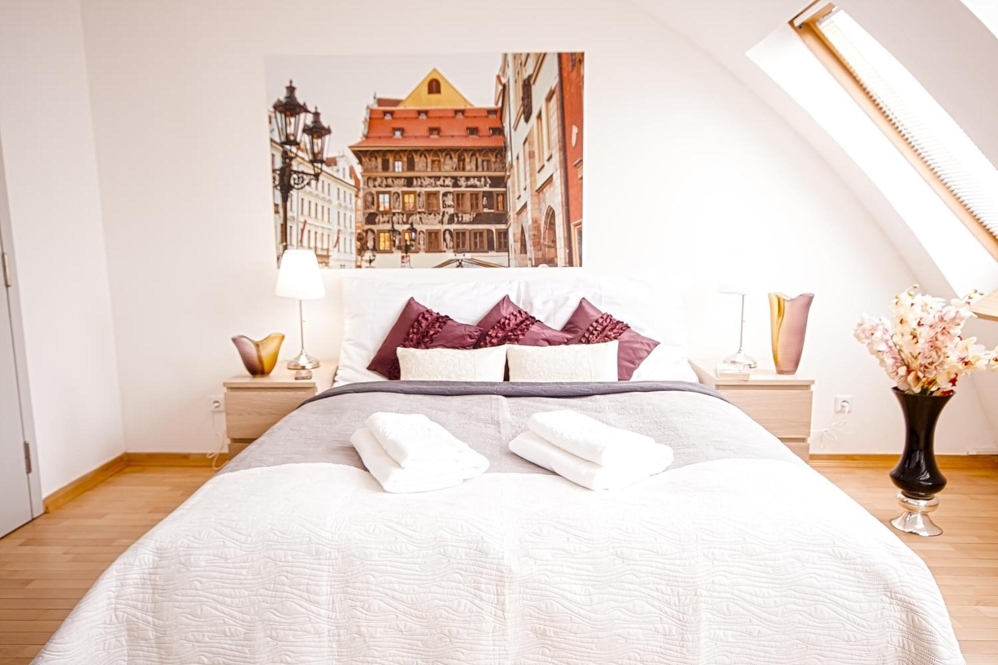Wenceslas Square Lofts Прага Екстер'єр фото