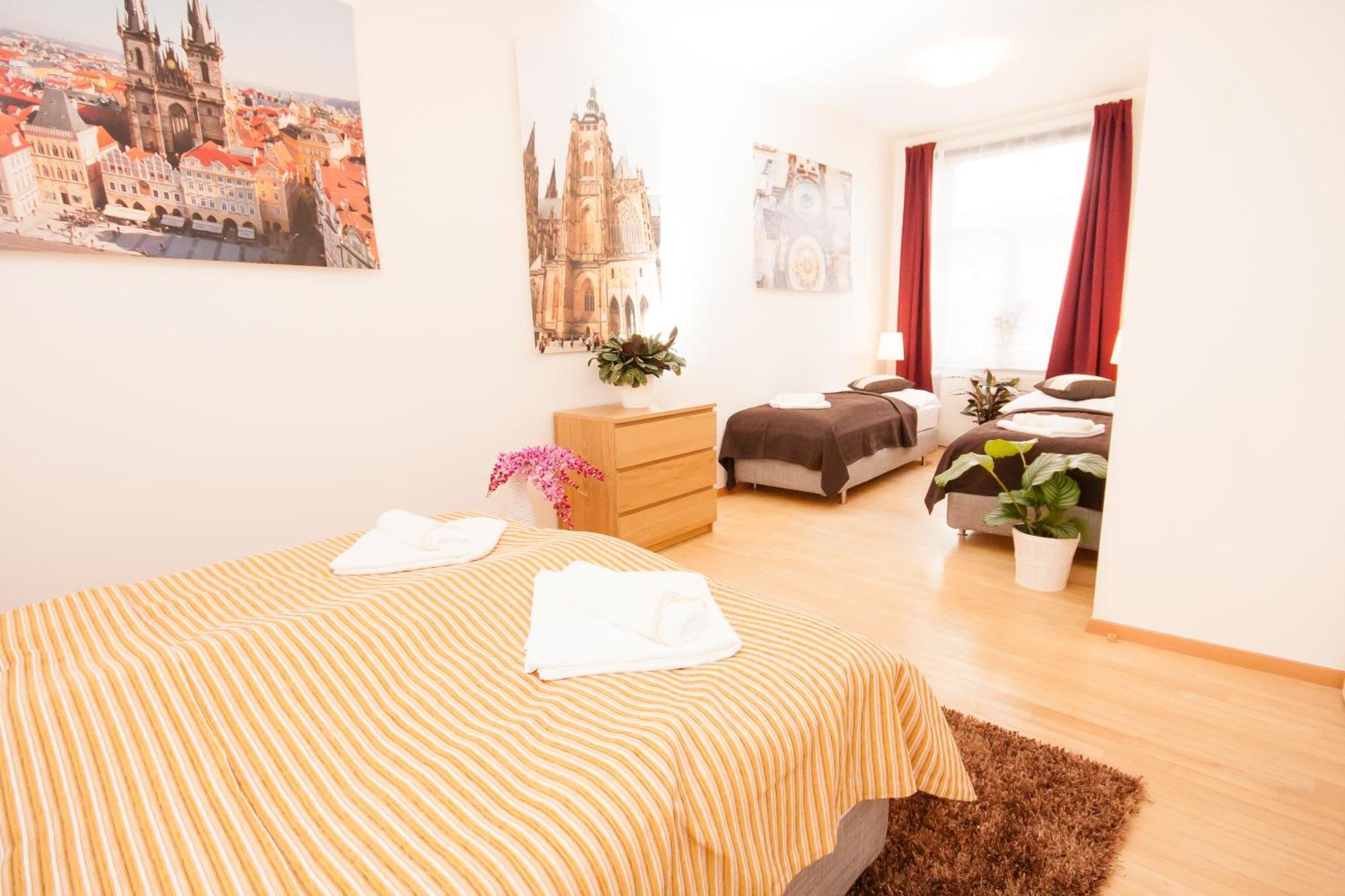 Wenceslas Square Lofts Прага Номер фото