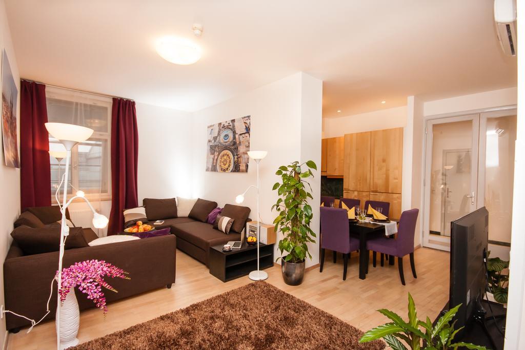 Wenceslas Square Lofts Прага Номер фото