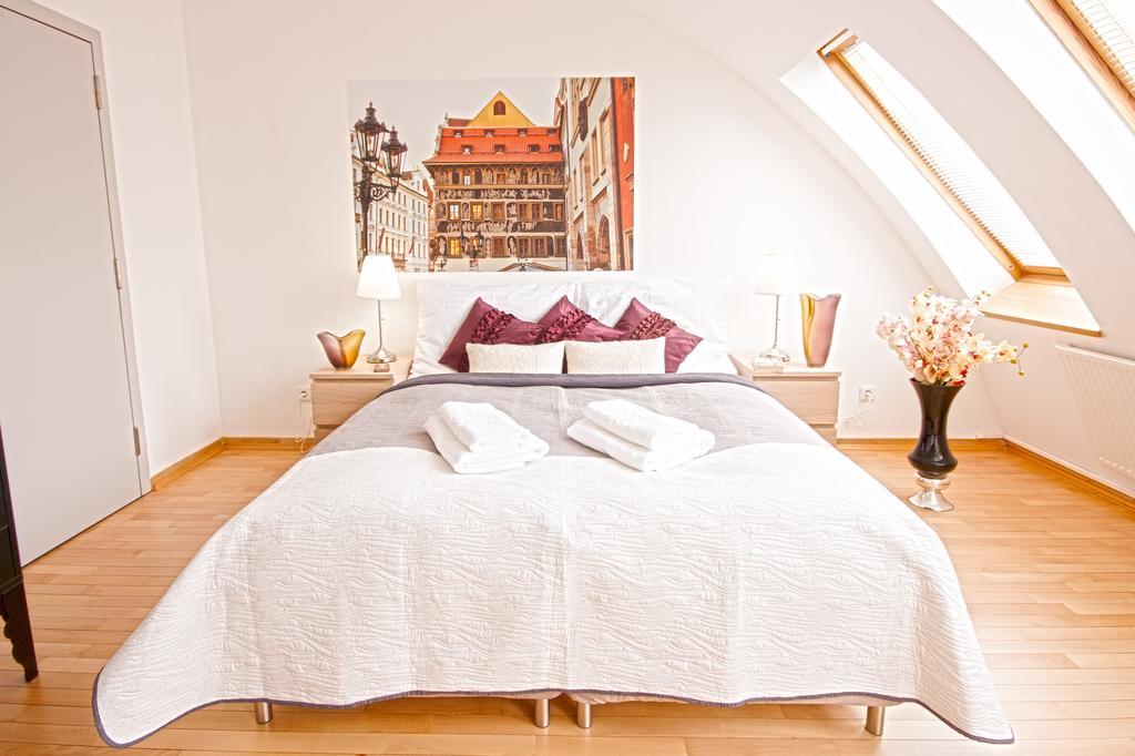 Wenceslas Square Lofts Прага Екстер'єр фото