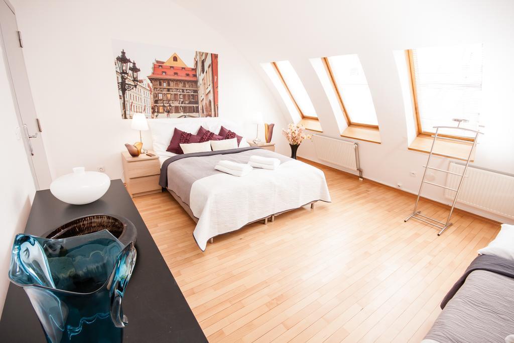 Wenceslas Square Lofts Прага Екстер'єр фото