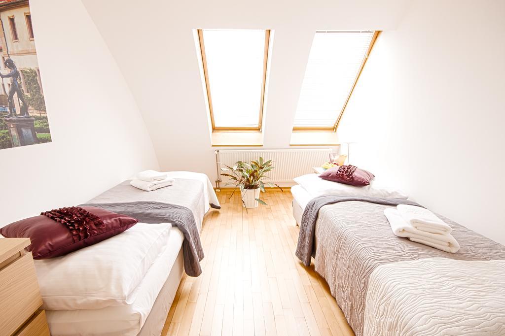 Wenceslas Square Lofts Прага Екстер'єр фото