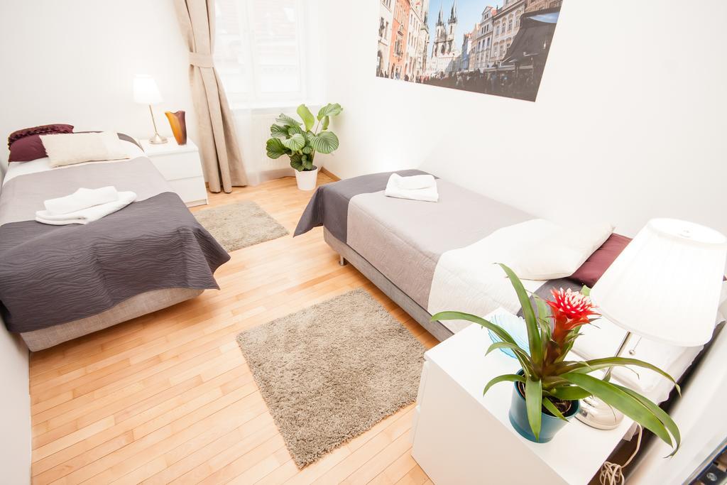 Wenceslas Square Lofts Прага Екстер'єр фото