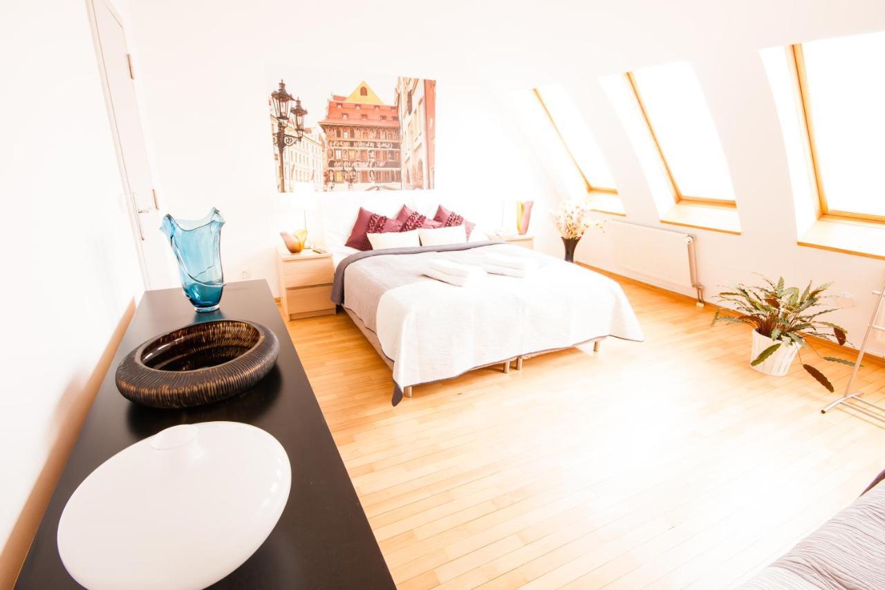 Wenceslas Square Lofts Прага Екстер'єр фото